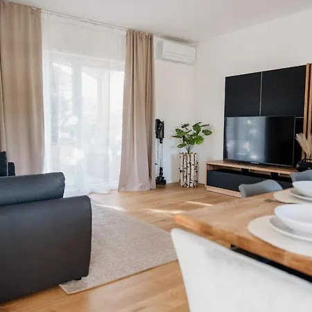 Apartment Nox-Umag Istria -40M From The Sea *